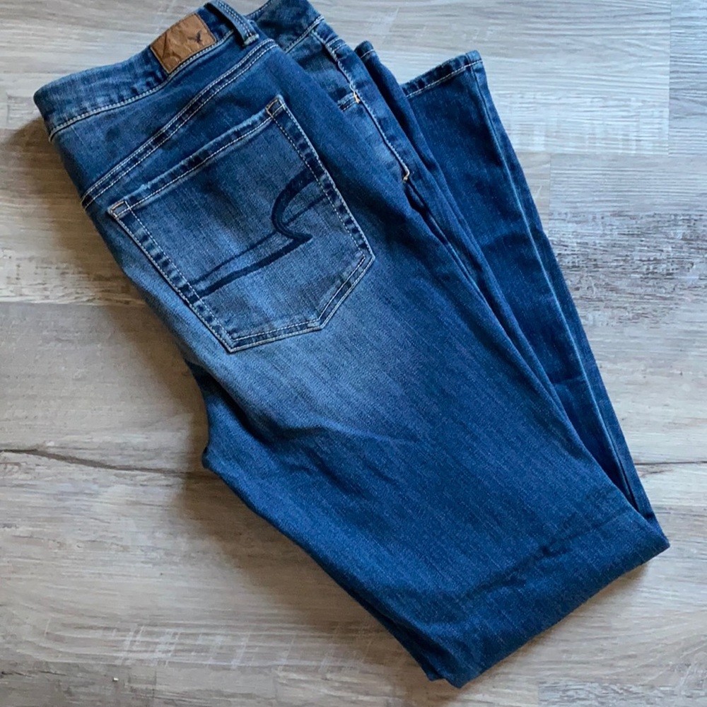 American Eagle high rise boho flare style jeans. New. Never worn.